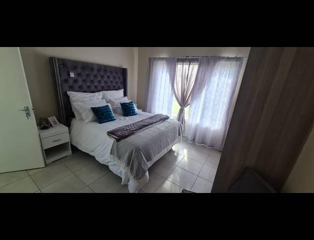 3 BEDROOM FULL FLOOR FOR SALE IN WATERKLOOF HILL ESTATE